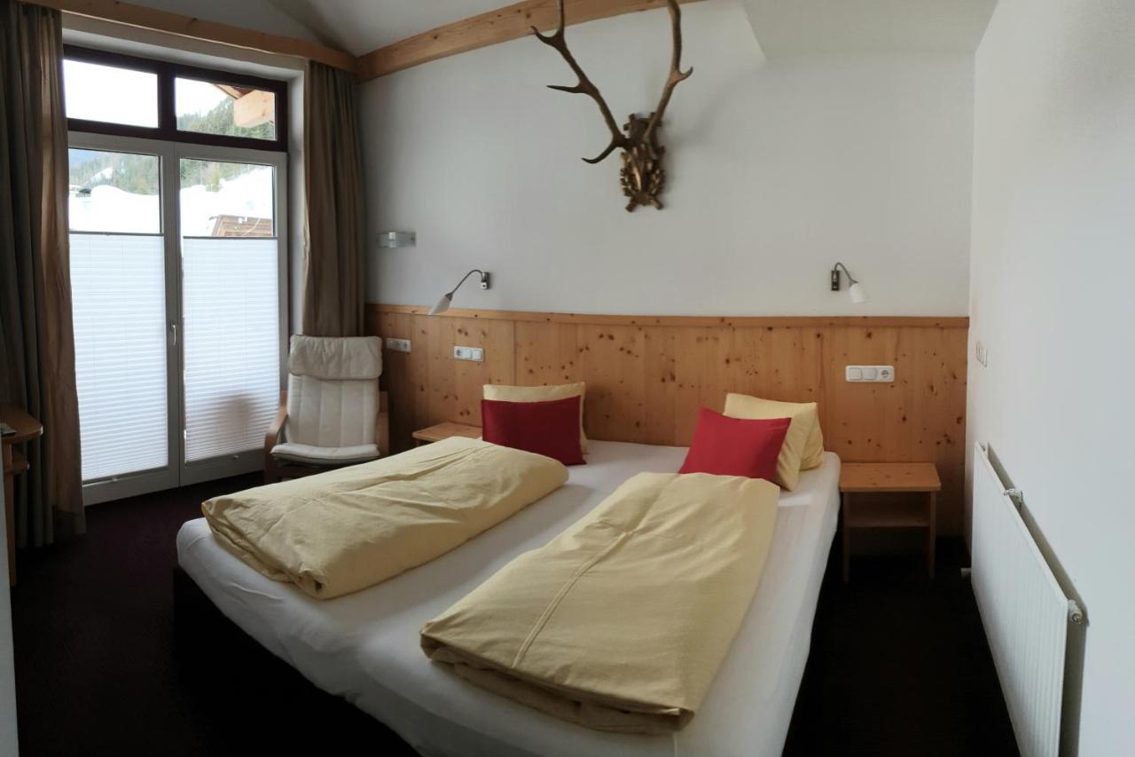 גרלוס Alpenrose Hotel-Garni מראה חיצוני תמונה